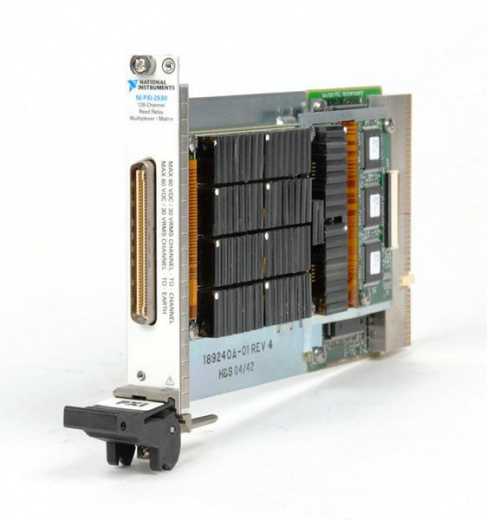 NI PXI 2530